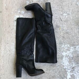 Vera  Wang  lavender label